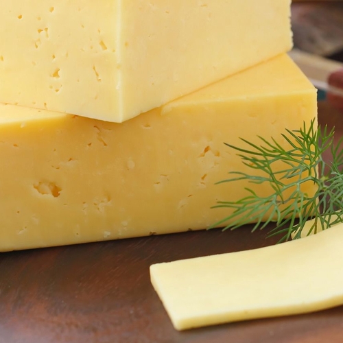 Coombe Castle - Coastal Rugged Mature Cheddar Cheese 35% m.f., 100 Gram