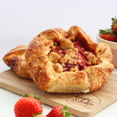 Gabi & Jules Strawberry Rhubarb Crostatas - 2 Pack 600g, 1 Each